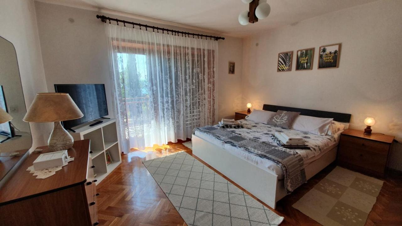 Apartmani Sofia นยีวีเซ ภายนอก รูปภาพ