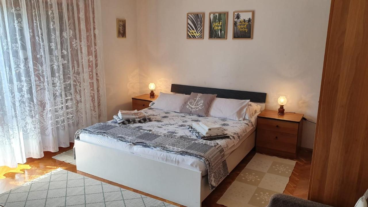 Apartmani Sofia นยีวีเซ ภายนอก รูปภาพ