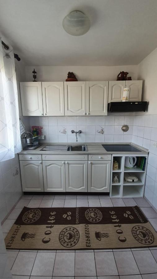Apartmani Sofia นยีวีเซ ภายนอก รูปภาพ