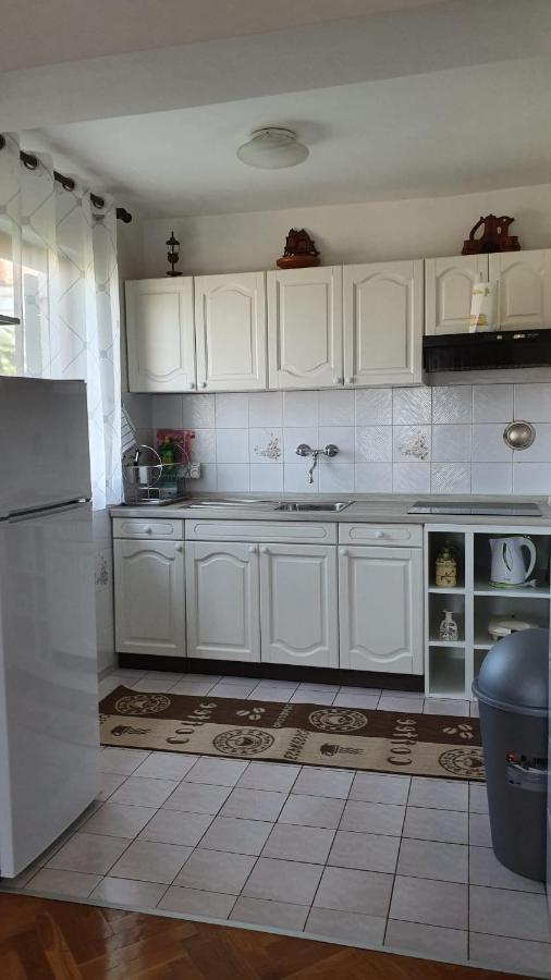 Apartmani Sofia นยีวีเซ ภายนอก รูปภาพ