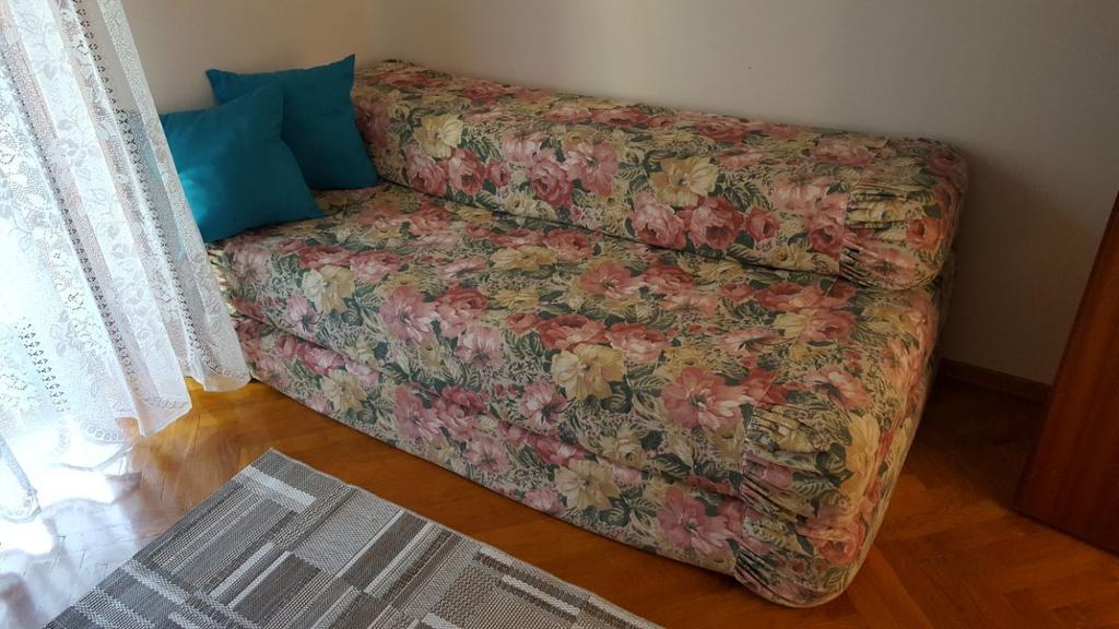 Apartmani Sofia นยีวีเซ ภายนอก รูปภาพ