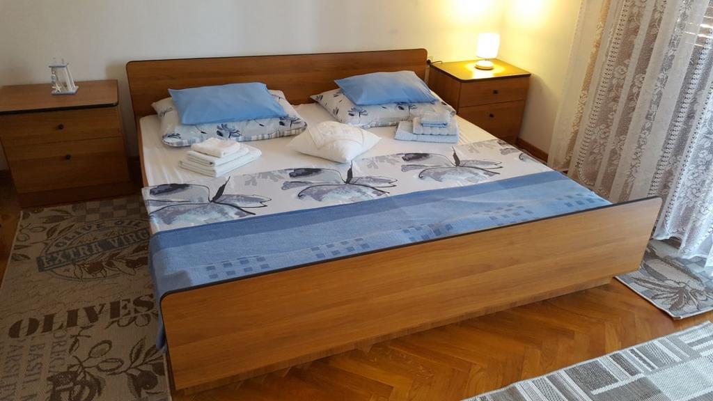 Apartmani Sofia นยีวีเซ ภายนอก รูปภาพ